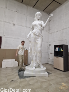 3D принтирана статуя за интериорна декорация