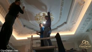 гипсови корнизи и розети златни и ръчно изрисувани