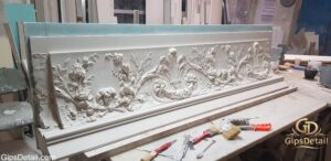 гипсов корниз с перфектни елементи и орнаменти