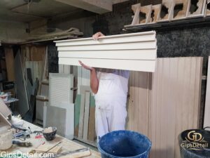 гипсов корниз с перфектни елементи и орнаменти